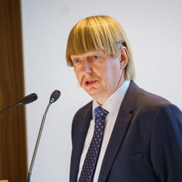 Real Person (Former German Civil Servant)